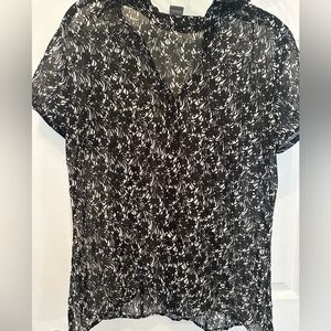 Ann Taylor Black and White Floral Blouse